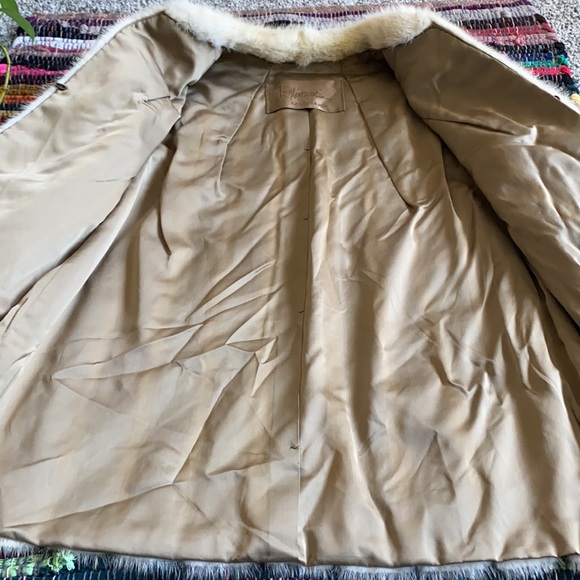 Robinson’s California Vintage Cream and Brown Fur Coat - Picture 6 of 9